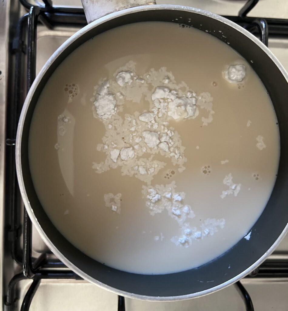 pentolino con amido e latte