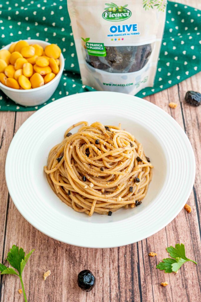 SPAGHETTI ALICI E OLIVE NERE