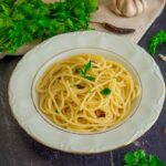 Spaghetti aglio olio e peperoncino