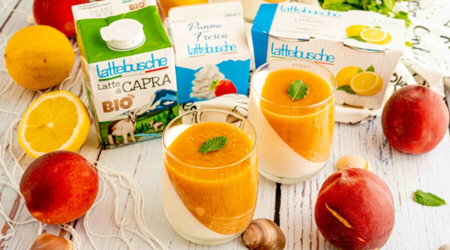 panna cotta allo yogurt e pesche