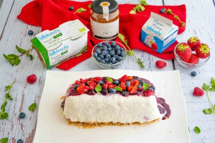mattonella allo yogurt e frutti di bosco