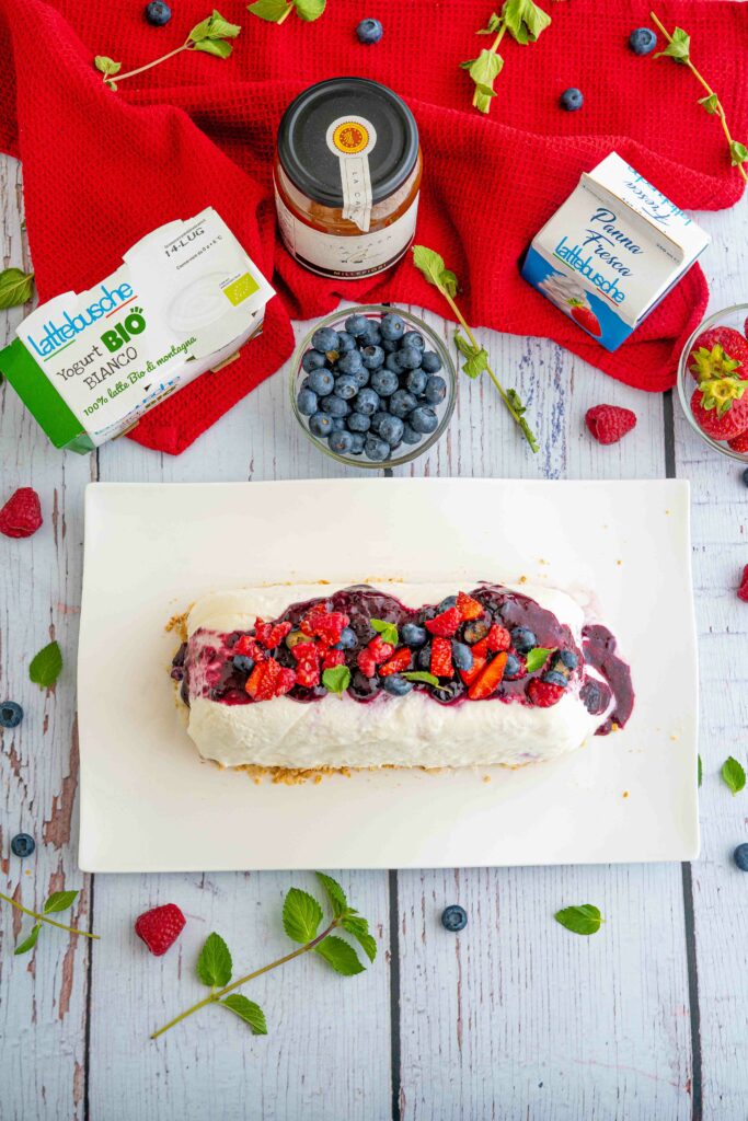 mattonella allo yogurt e frutti di bosco