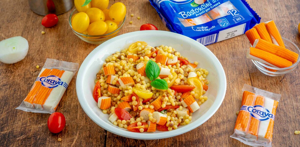 fregola sarda con bastoncini di mare