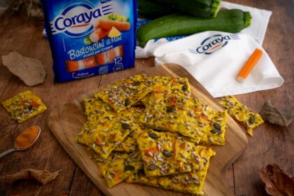 schiacciata alla curcuma e bastoncini di mare